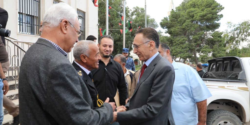 وزير الاقتصاد والتجارة يجري زيارة لبلدية مسلاته.
