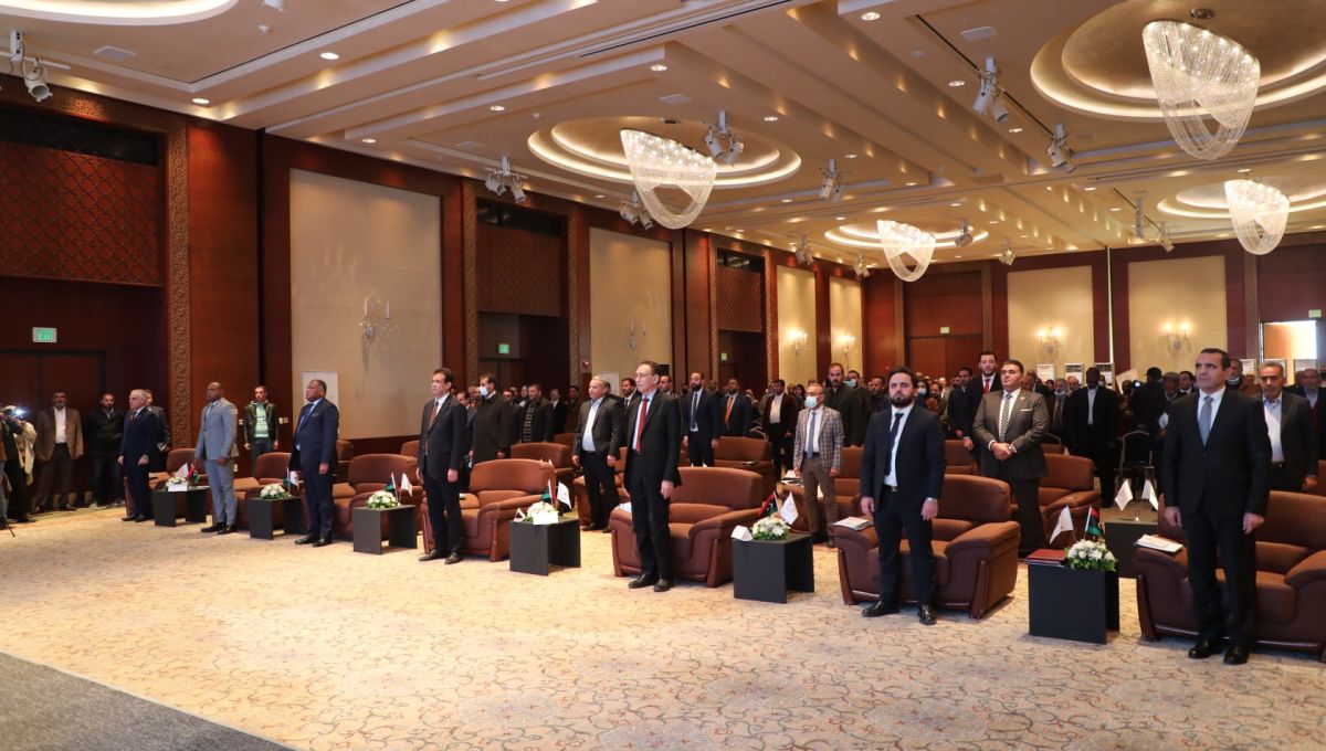 رئيس الحكومة المكلف يشارك في فعاليات حفل أطلاق باقة من المشروعات الأنتاجية والخدمية .