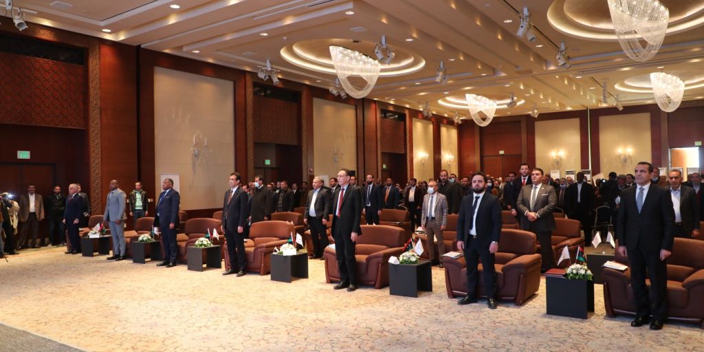 رئيس الحكومة المكلف يشارك في فعاليات حفل أطلاق باقة من المشروعات الأنتاجية والخدمية .