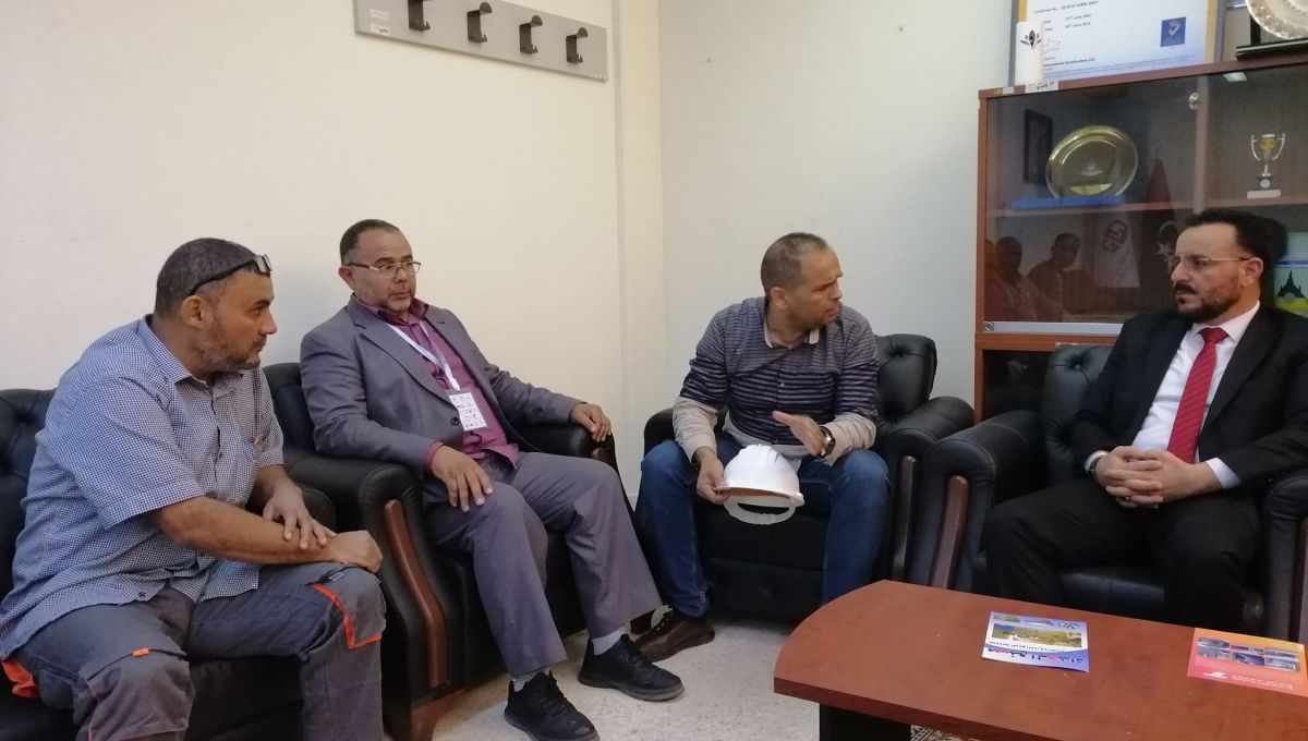 وزير الصناعة والمعادن يلتقي نقابة عمالة الشركة الليبية للحديد والصلب