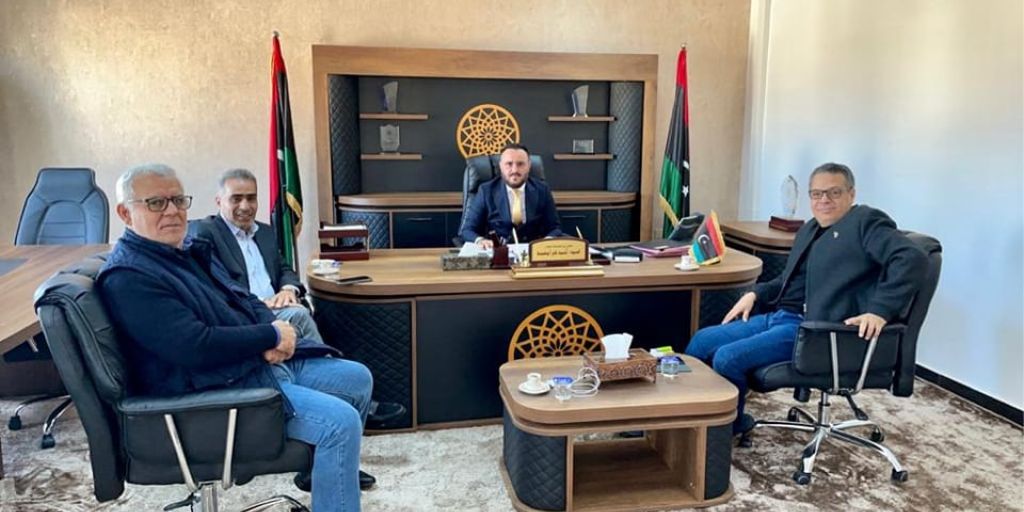 وزير الصناعة والمعادن يناقش مع غرفة التجارة والصناعة طرابلس افاق التعاون ودور الغرفة في تفعيل النشاط الصناعي.