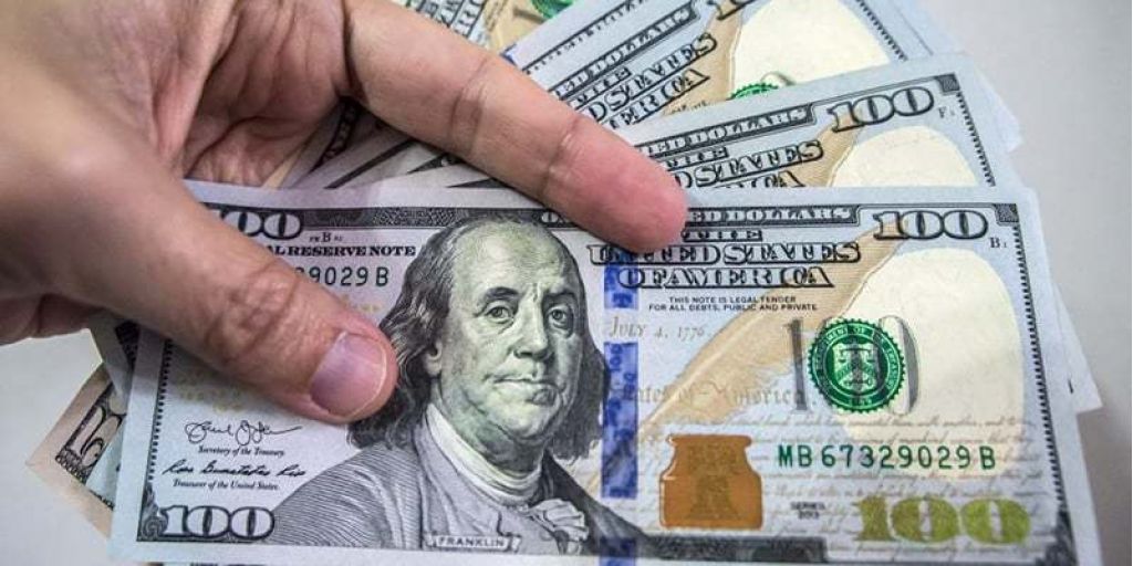 الدولار عند أعلى مستوى جديد له..مدعمومًا بالخوف وهذه الأسباب