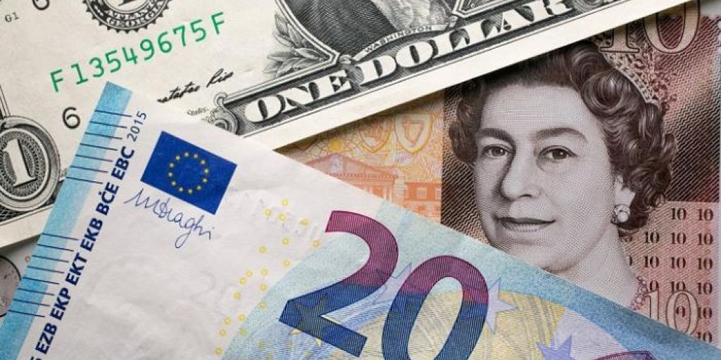 الإسترليني يهبط لأدنى مستوى في 2021