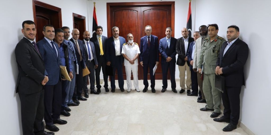 وزير الاقتصاد والتجارة يجتمع باللجنة المشتركة 410 لتنظيم واستيعاب القوة المساندة بمؤسسات الدولة.