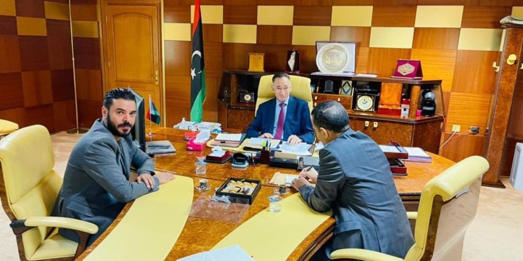 وزير الاقتصاد يبحث مع هيئة المعارض سبل الارتقاء بقطاع المعارض وتنميته وتطويره .