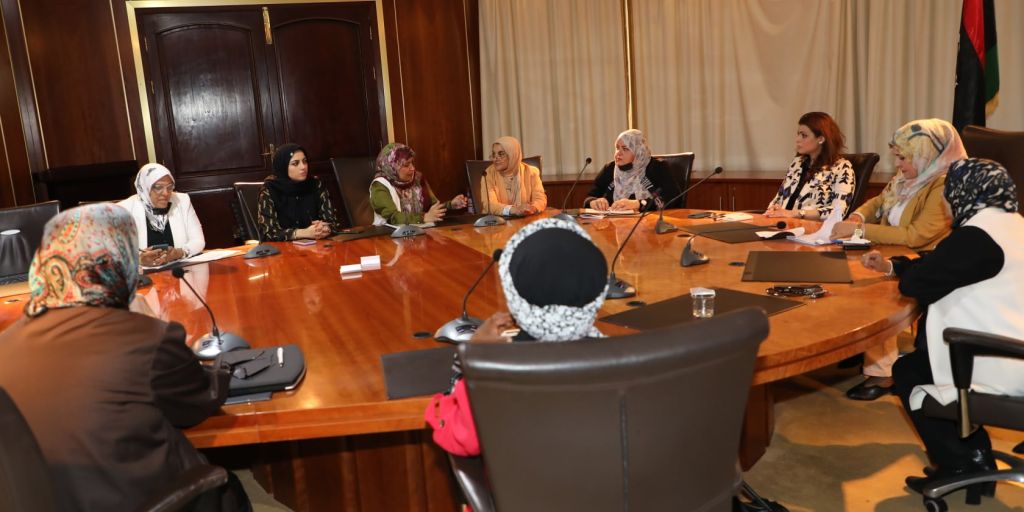 وزارة الاقتصاد والتجارة تبحث دور مجلس سيدات الاعمال في قطاع المشروعات الصغرى والمتوسطة.