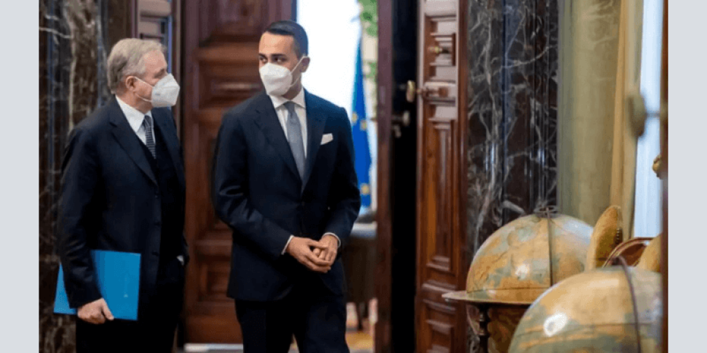 إيطاليا تتفاوض مع ليبيا والجزائر بشأن اتفاقيات طاقة متجددة
