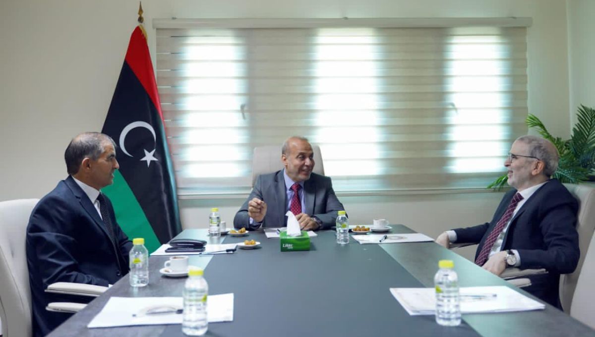 نائب رئيس المجلس الرئاسي “عبد الله اللافي” يلتقي رئيس المؤسسة الوطنية للنفط