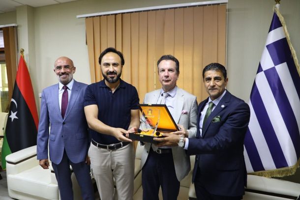 رئيس مجلس رجال الأعمال الليبيين يلتقي القائم بالأعمال اليوناني