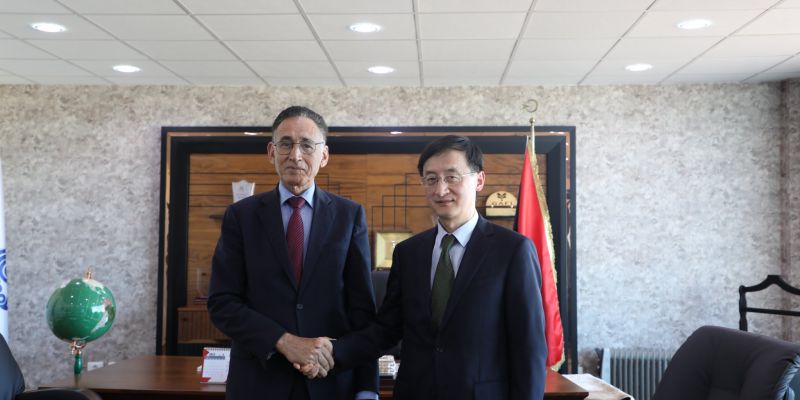 وزير الاقتصاد والتجارة يبحث آلية عودة الشركات الصينية للعمل بدولة ليبيا.
